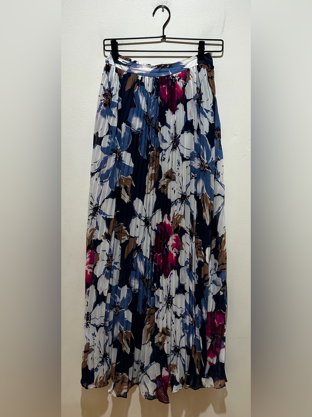 Lulus Twilight Temptation Navy Blue Floral Print Maxi Pleated Skirt - Size Small